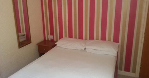 Uk Travel & Hospitality Ltd Ta Canberra Hotel 3*