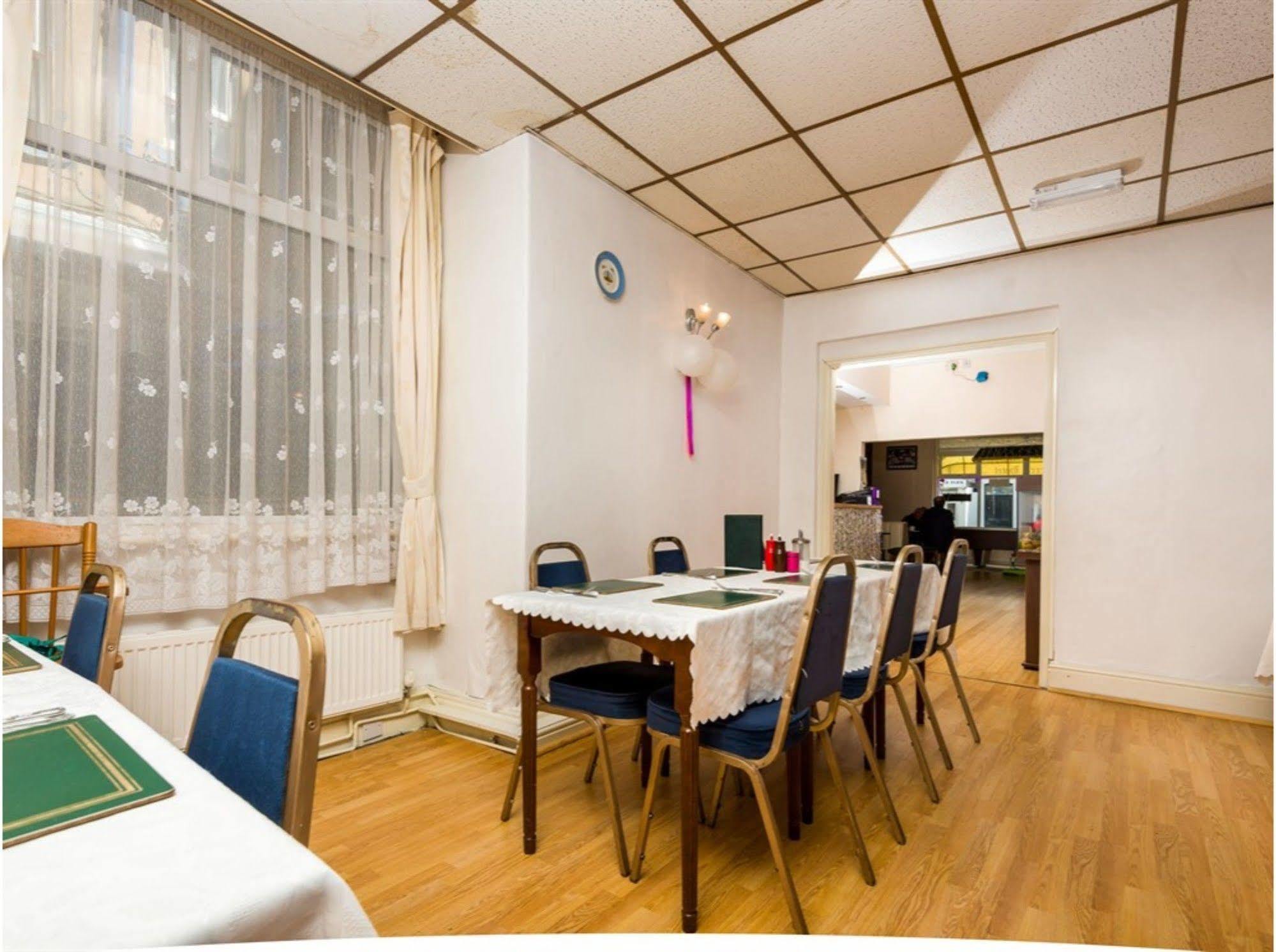 Hotel Uk Travel & Hospitality Ltd Ta Canberra 3*